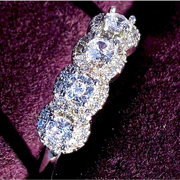 Nwot sterling silver with lab created diamonds!  Eternity ring size 7⭐️ - Picture 6 of 7